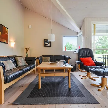 Stunning In With 4 Bedrooms, Sauna And Wifi