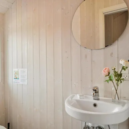 Stunning In With 4 Bedrooms, Sauna And Wifi * Glesborg
