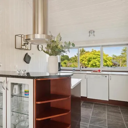 בית נופש Stunning In With 4 Bedrooms, Sauna And Wifi Glesborg