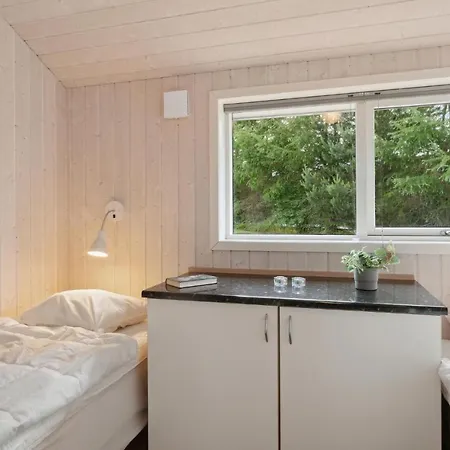 Stunning In With 4 Bedrooms, Sauna And Wifi * Glesborg