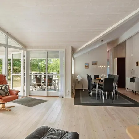 Stunning In With 4 Bedrooms, Sauna And Wifi