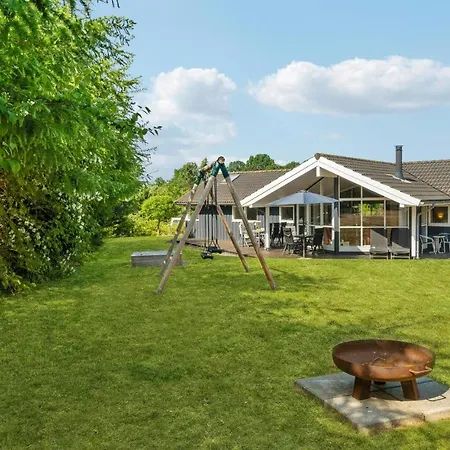Stunning In With 4 Bedrooms, Sauna And Wifi בית נופש